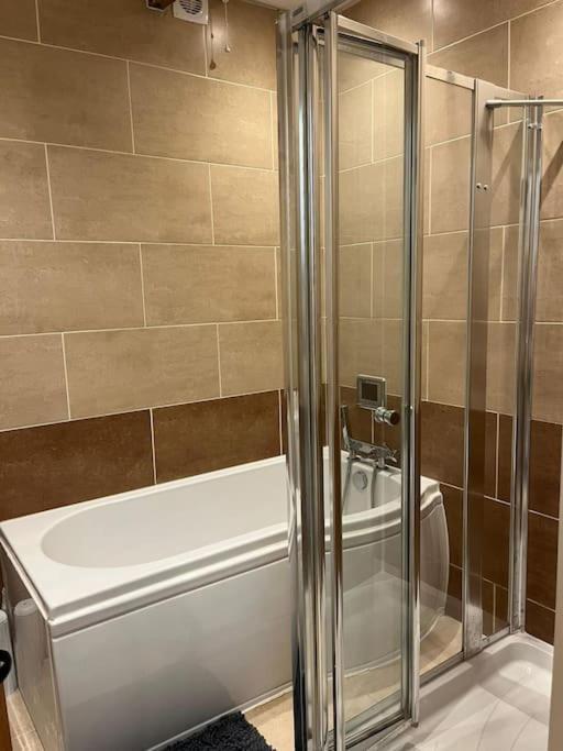 The Brooklyn Villa Kendal Ngoại thất bức ảnh
